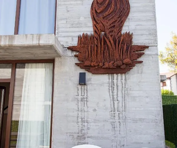 La Senda De Elefantes * Cabarceno